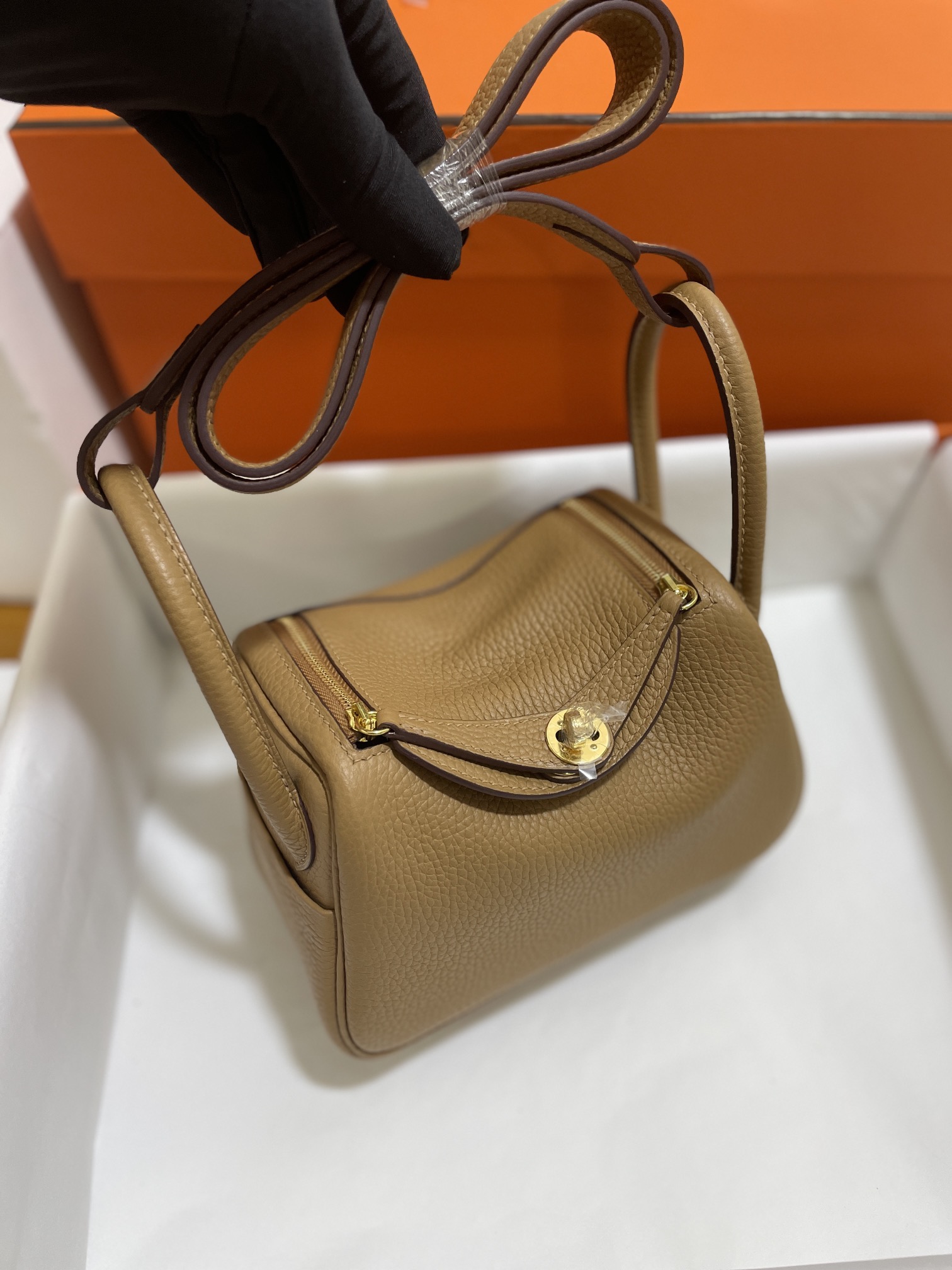 Hermès（爱马仕）Mini Lindy TC 饼干色 金扣 20cm