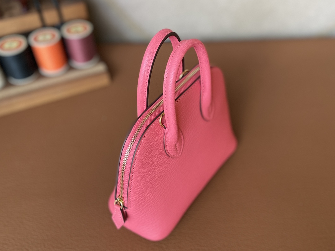 Hermès（爱马仕）Mini Bolide Chevre 山羊皮 8w 新唇膏粉 金扣 19cm