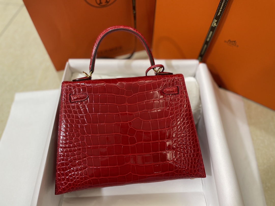 Hermès（爱马仕）Kelly 凯莉包 亮面美洲鳄 法拉利红 金扣 25cm