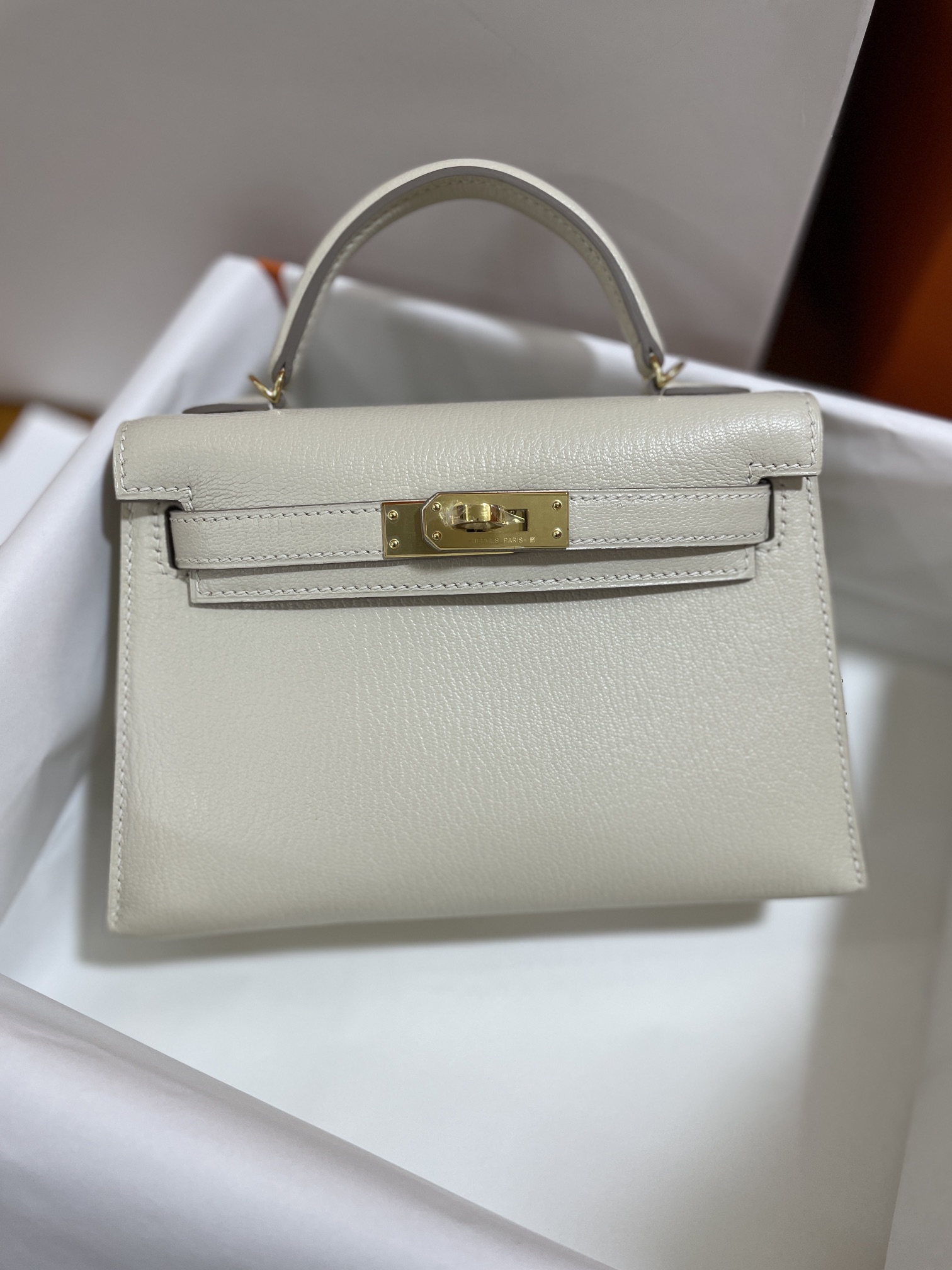 Hermès（爱马仕）Mini Kelly 迷你凯莉 山羊皮 奶昔白 金扣 19cm