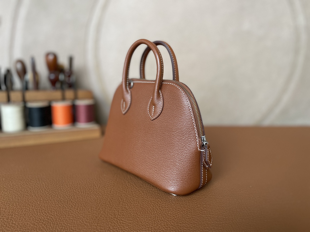 Hermès（爱马仕） Mini Bolide Chevre 山羊皮 深金棕色 银扣 19cm