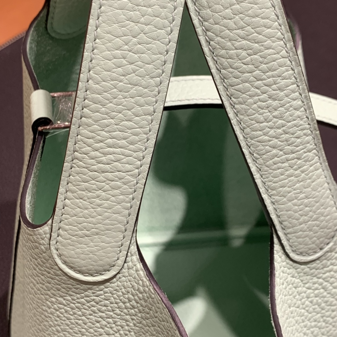 Hermès（爱马仕）Picotin 菜篮子 TC 3i 牛油果绿 银扣 18cm