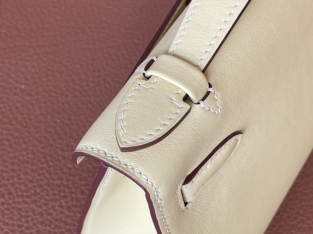 Hermès（爱马仕）Mini Kelly pochette Swift 1Z 小鸡黄 金扣 22cm