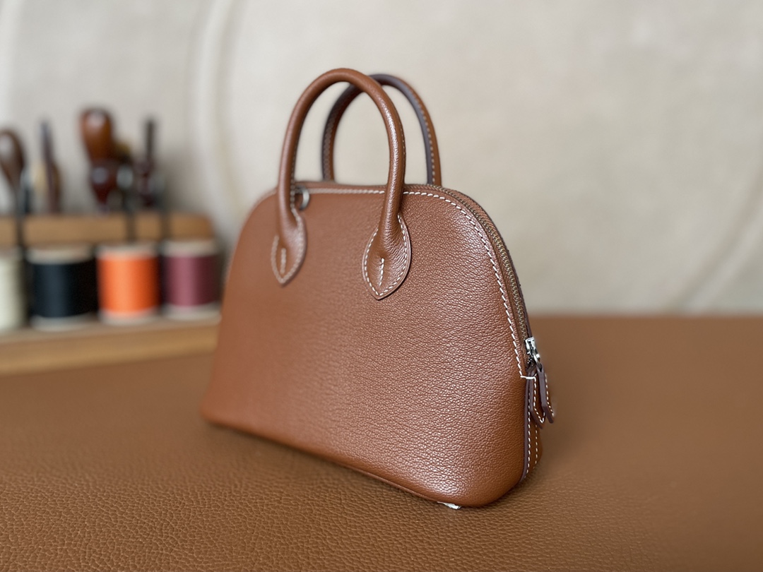 Hermès（爱马仕） Mini Bolide Chevre 山羊皮 深金棕色 银扣 19cm