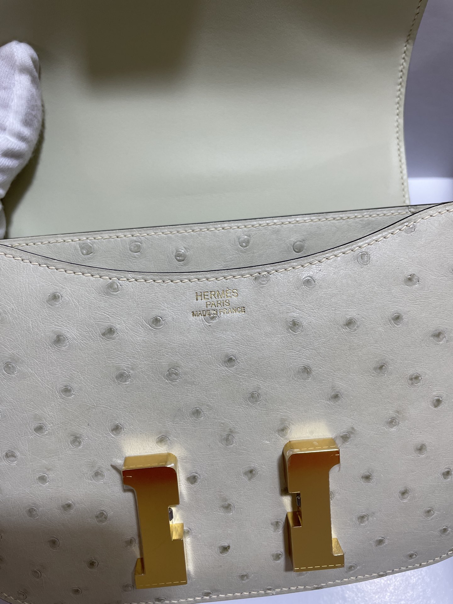 Hermès（爱马仕）Constance 空姐包 鸵鸟皮 羊毛白 金扣 19cm