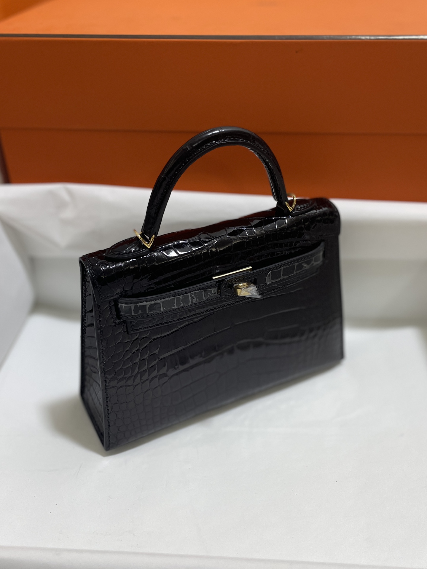 Hermès（爱马仕）Mini Kelly 迷你凯莉 亮面美洲鳄 黑色 金扣 19cm
