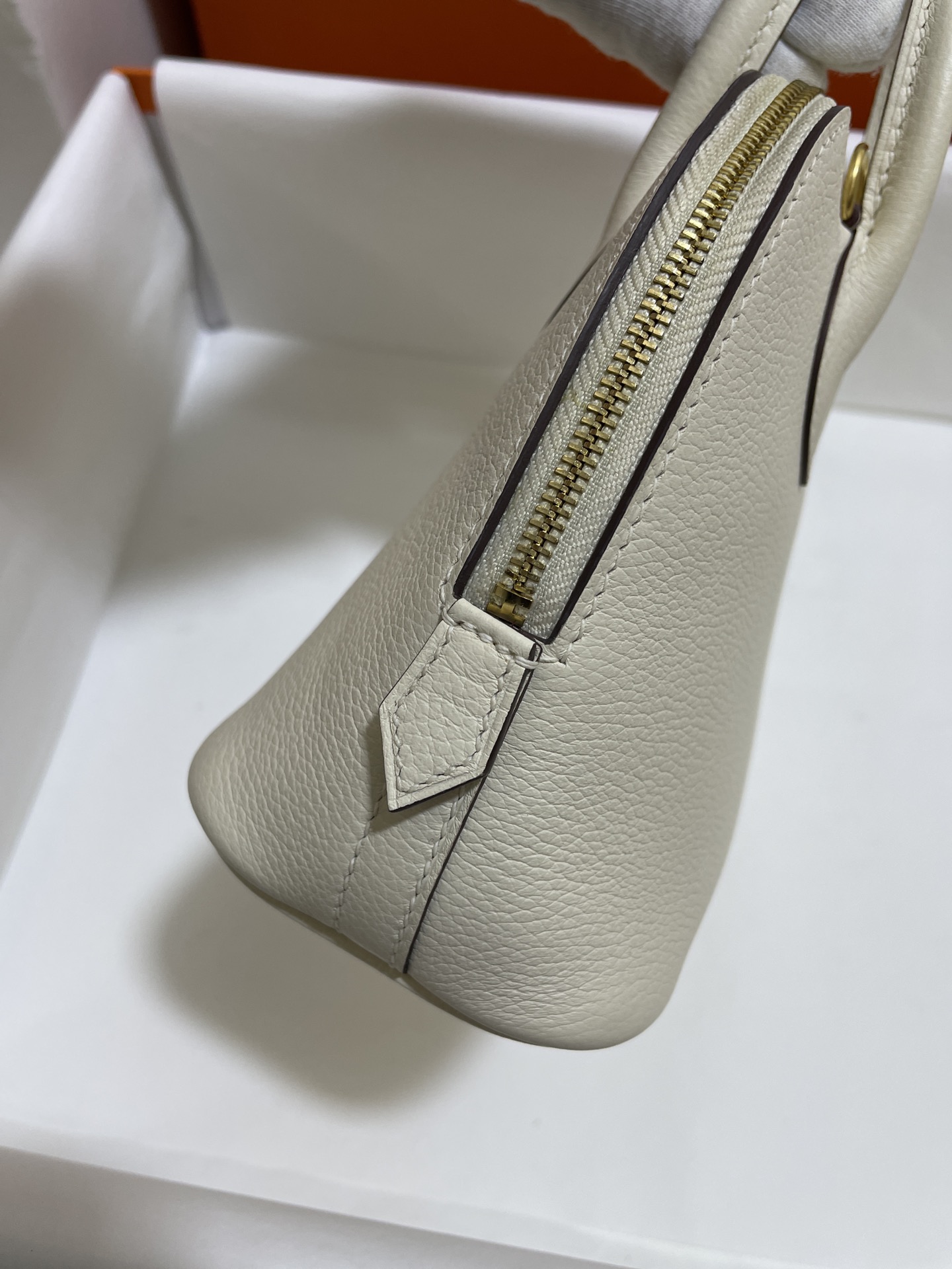 Hermès（爱马仕）Mini Bolide 迷你保龄球包 Evercolor 奶油白 金扣