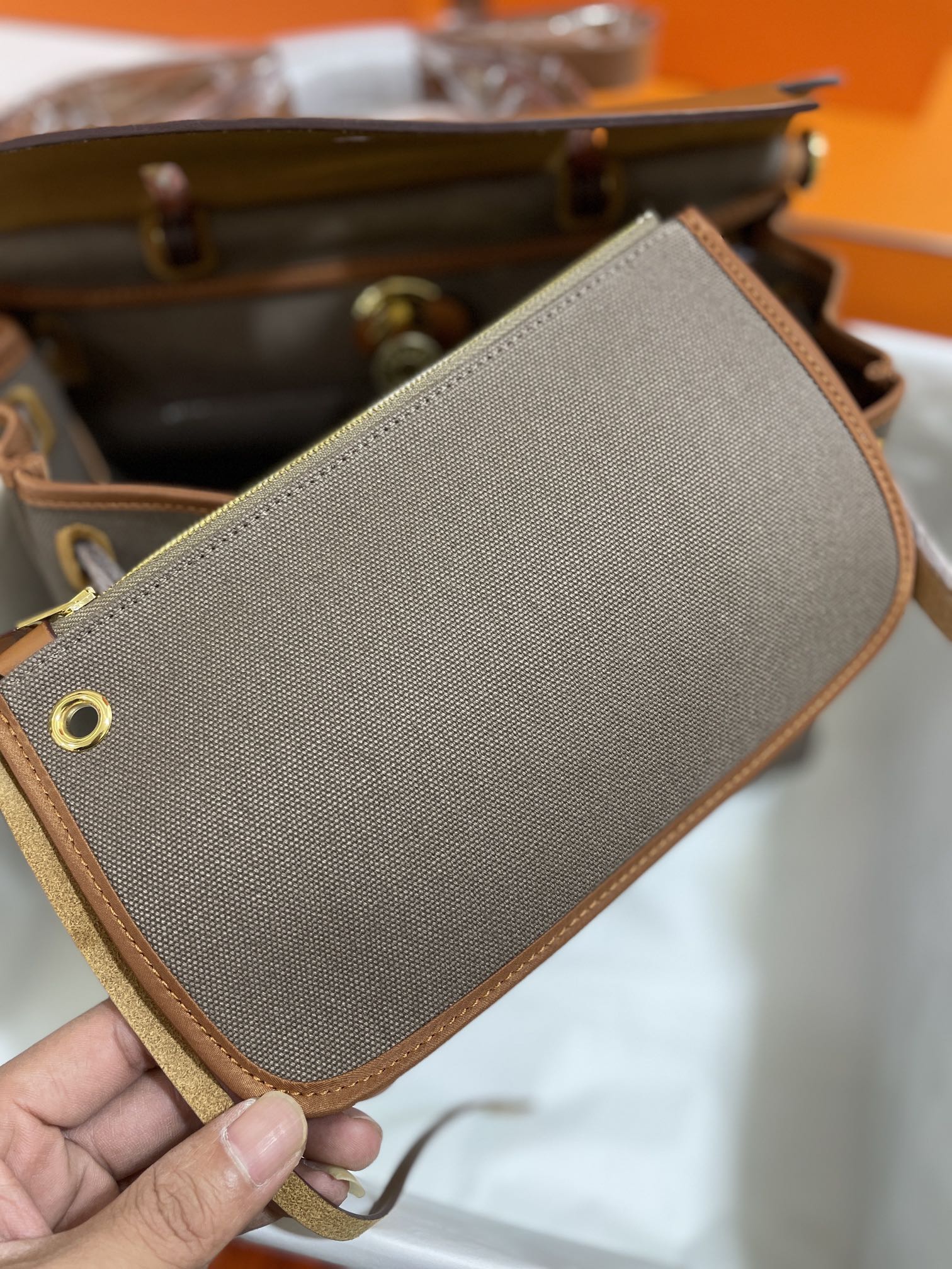 Hermès（爱马仕）Herbag Box 拼 帆布 金棕色 拼 大象灰 内缝 金扣 31cm