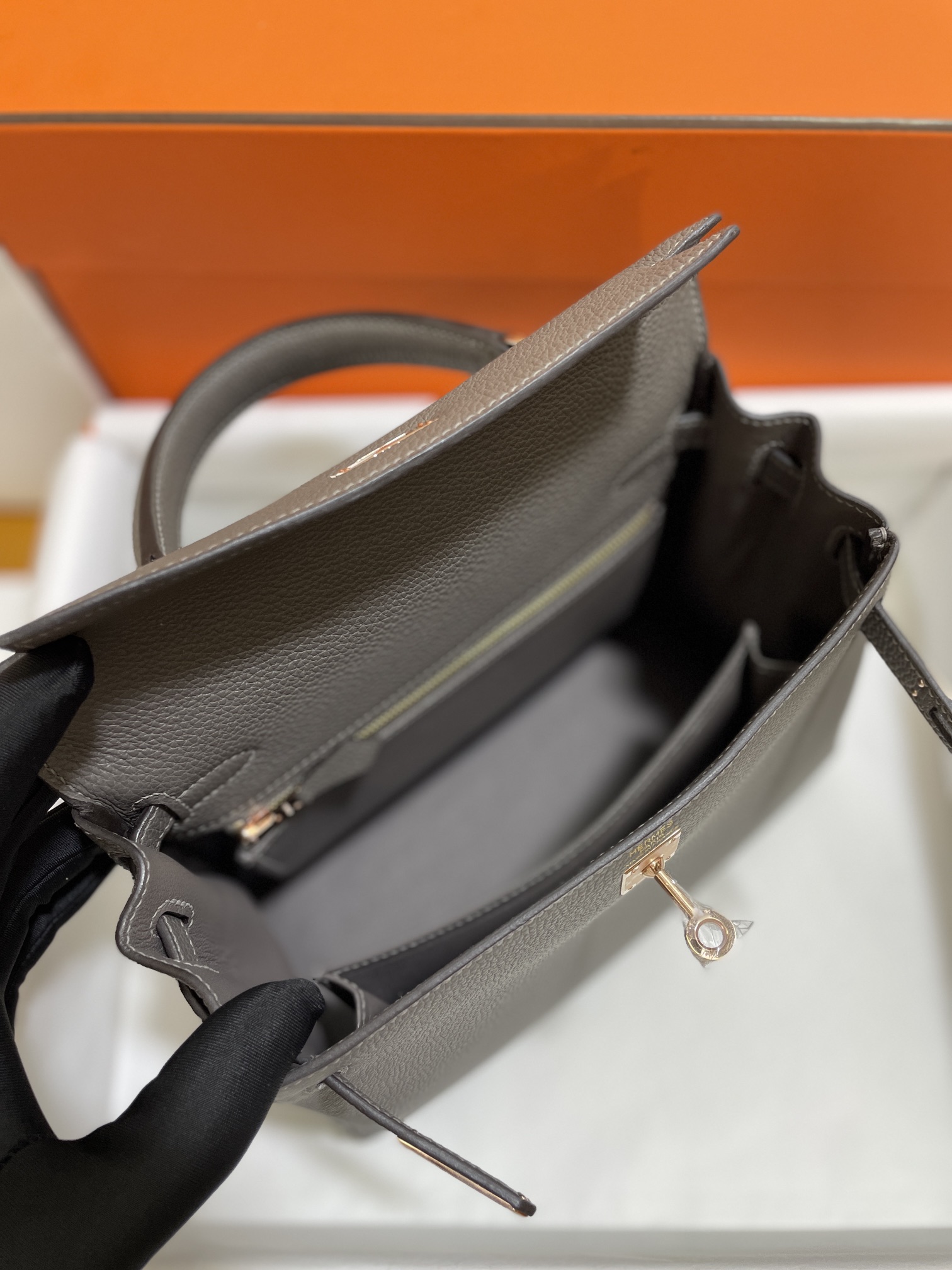 Hermès（爱马仕）kelly 凯莉包 togo 8F 锡器灰 玫瑰金扣 25cm