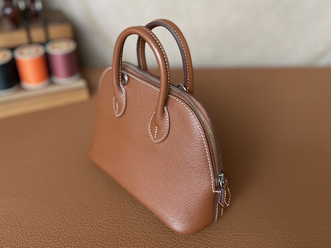 Hermès（爱马仕） Mini Bolide Chevre 山羊皮 深金棕色 银扣 19cm