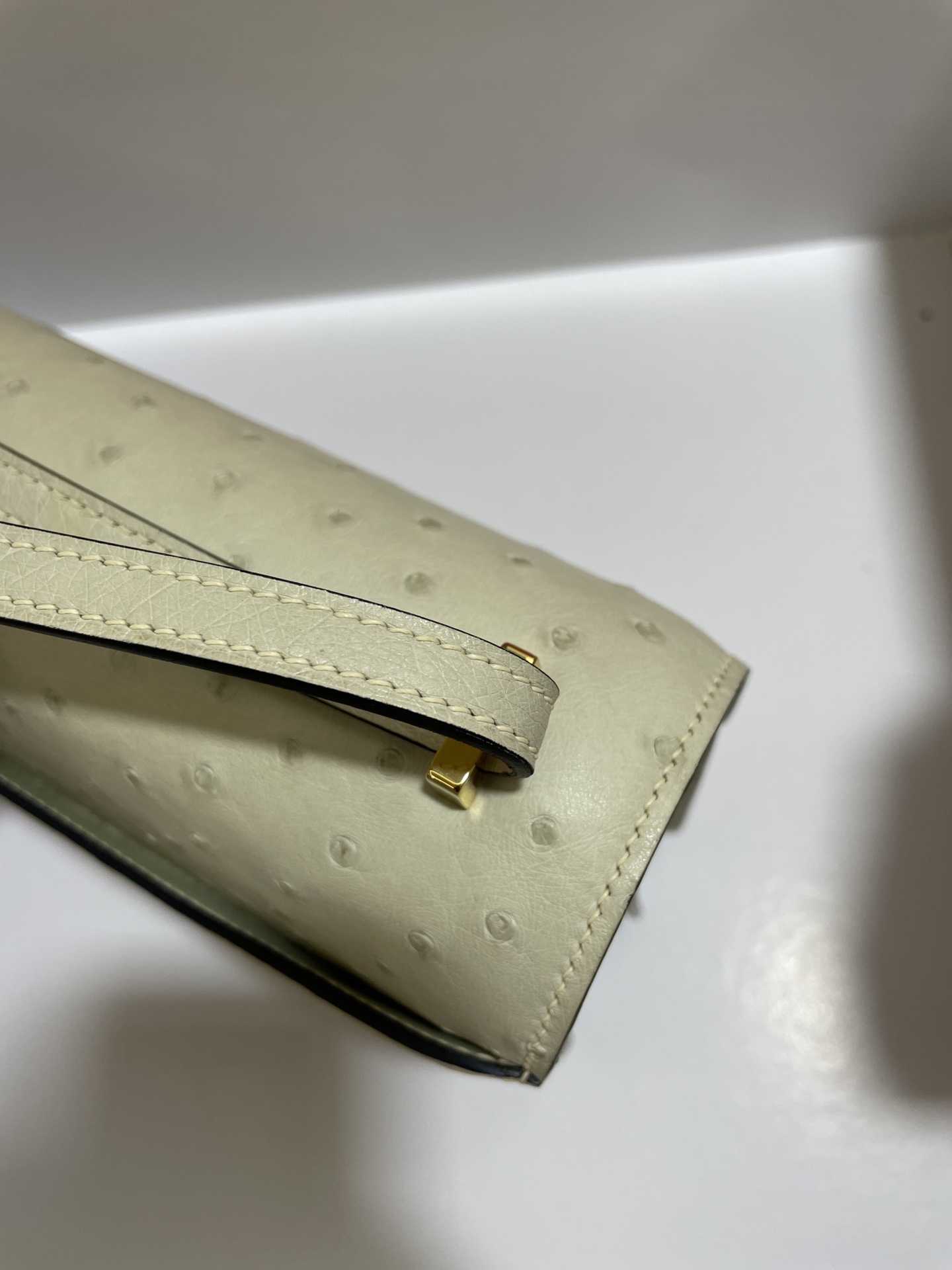 Hermès（爱马仕）Constance 空姐包 鸵鸟皮 羊毛白 金扣 19cm