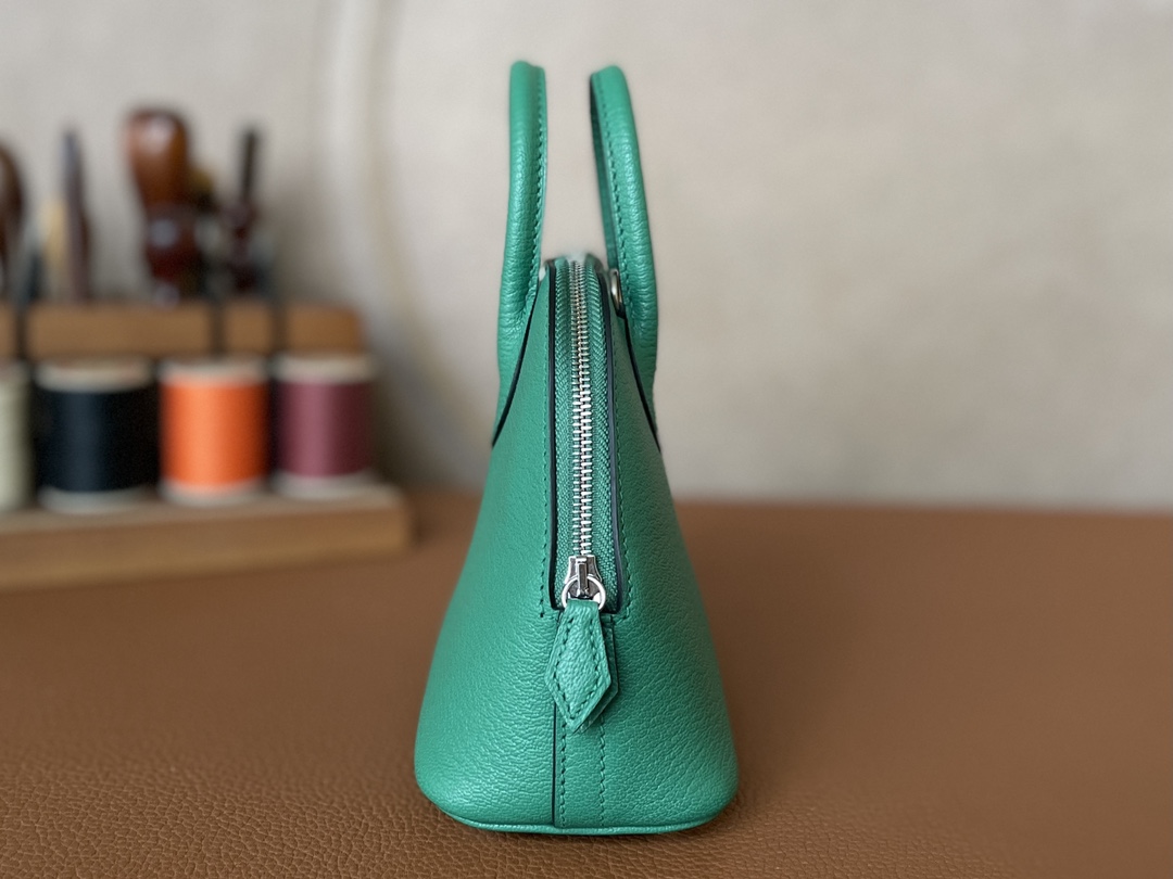 Hermès（爱马仕）Mini Bolide Chevre 山羊皮 U1 维罗纳绿 银扣 19cm