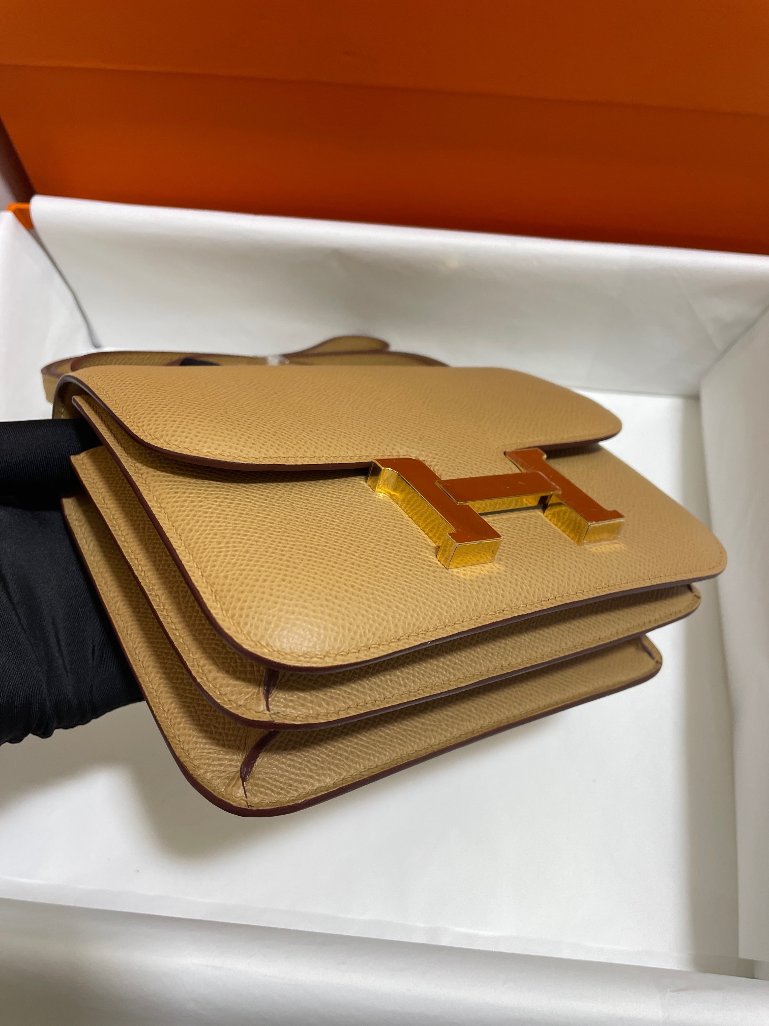 Hermès（爱马仕）Constance 康康 epsom 饼干色 金扣 19cm