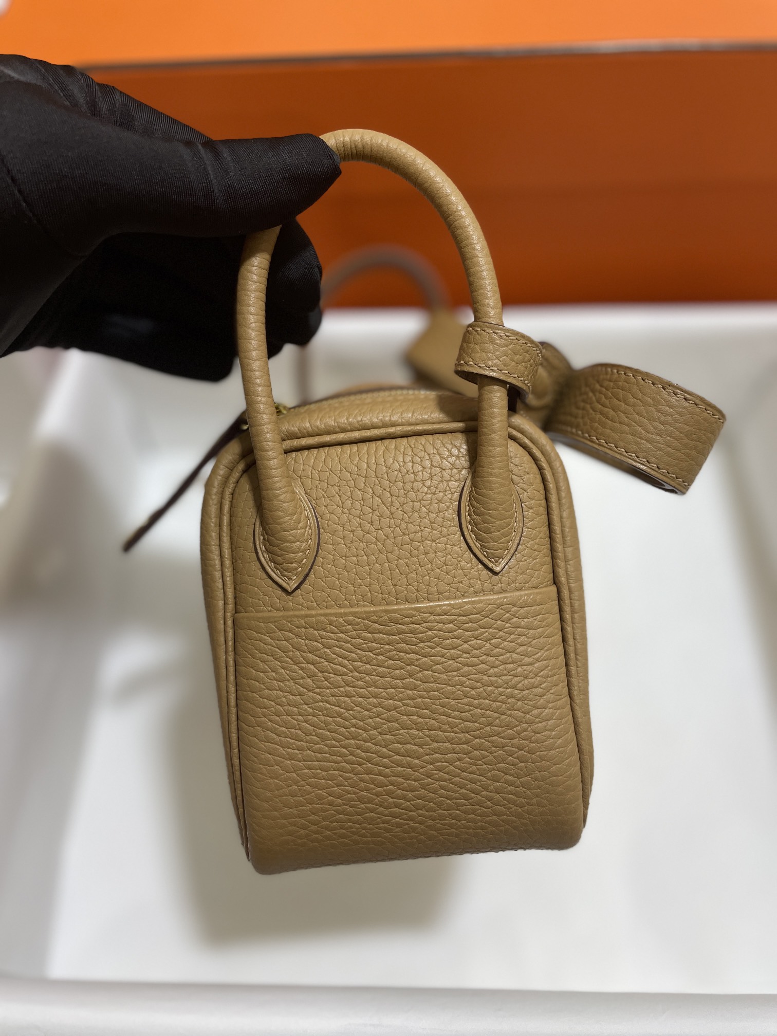 Hermès（爱马仕）Mini Lindy TC 饼干色 金扣 20cm