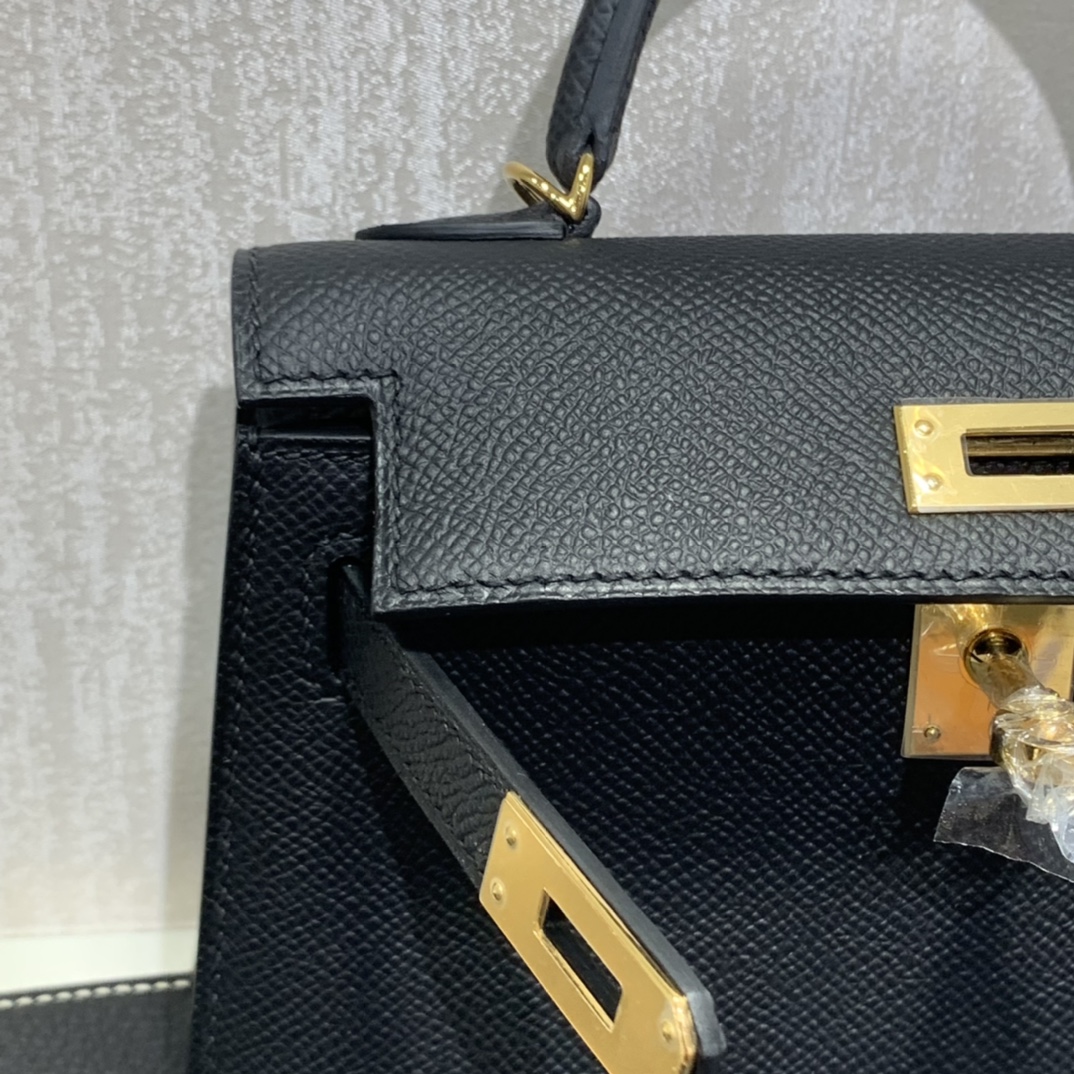 Hermès（爱马仕）mini Kelly 迷你凯莉 Epsom 黑色 金扣 19cm
