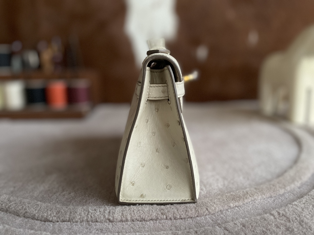 Hermès（爱马仕）Mini Kelly 迷你凯莉 鸵鸟皮 奶昔白 金扣 22cm