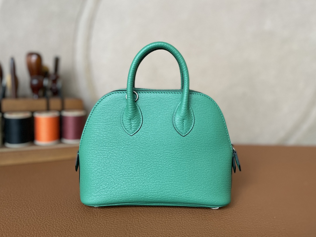 Hermès（爱马仕）Mini Bolide Chevre 山羊皮 U1 维罗纳绿 银扣 19cm