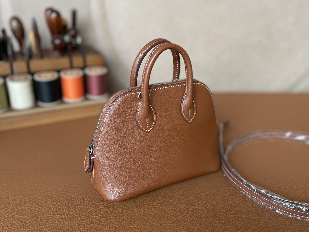 Hermès（爱马仕） Mini Bolide Chevre 山羊皮 深金棕色 银扣 19cm