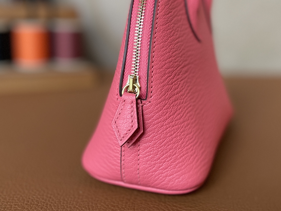 Hermès（爱马仕）Mini Bolide Chevre 山羊皮 8w 新唇膏粉 金扣 19cm