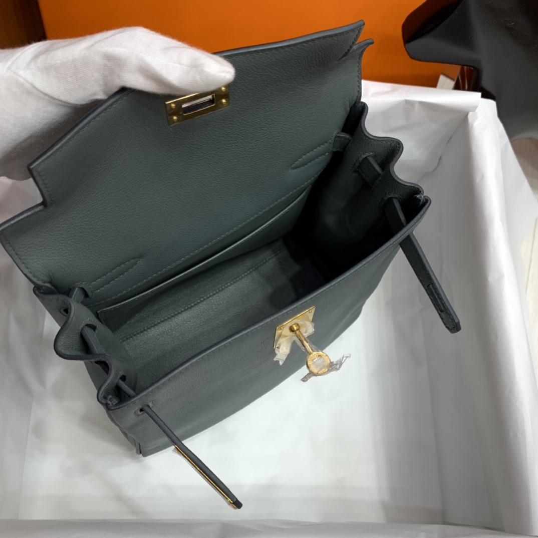 Hermès（爱马仕）Kelly ado Evercolor 杏仁绿 金扣 20cm