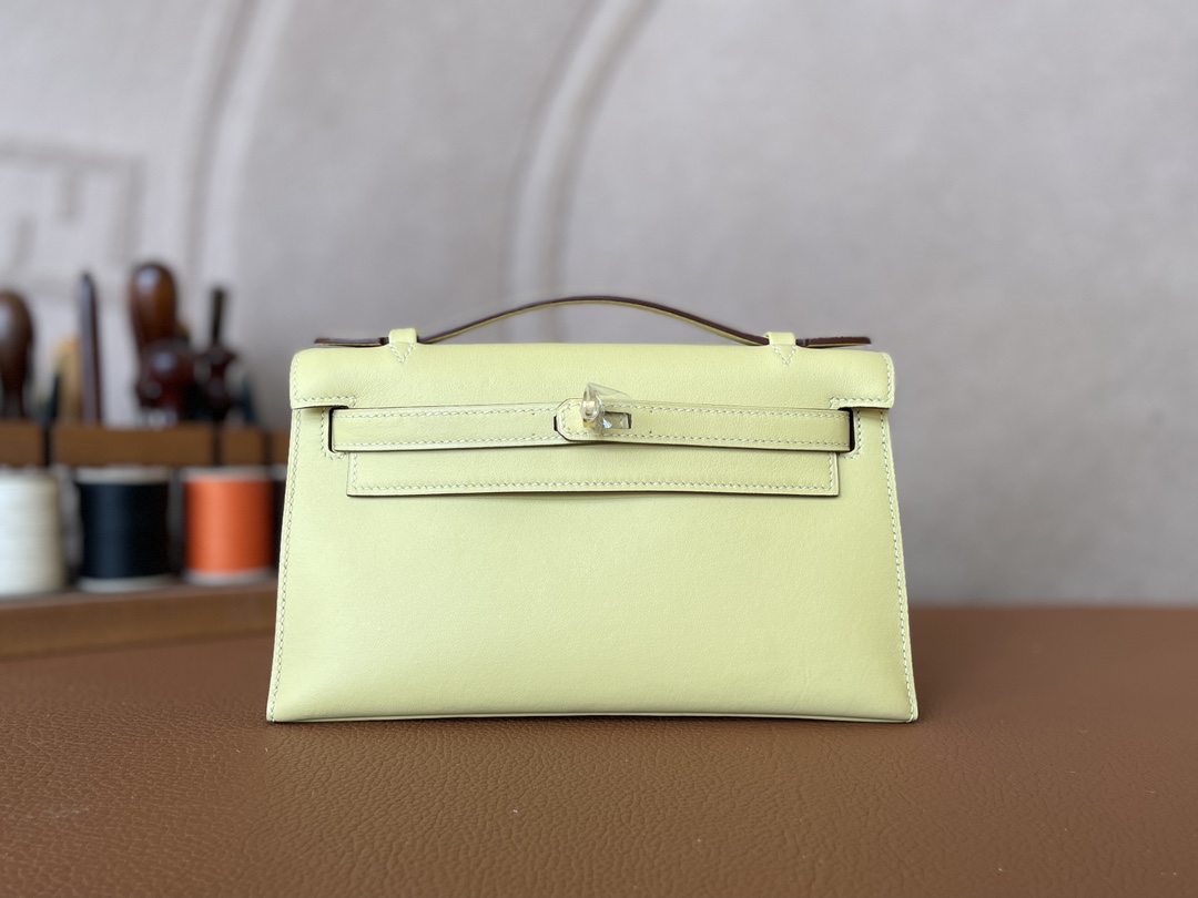 Hermès（爱马仕）Mini Kelly pochette Swift 1Z 小鸡黄 金扣 22cm