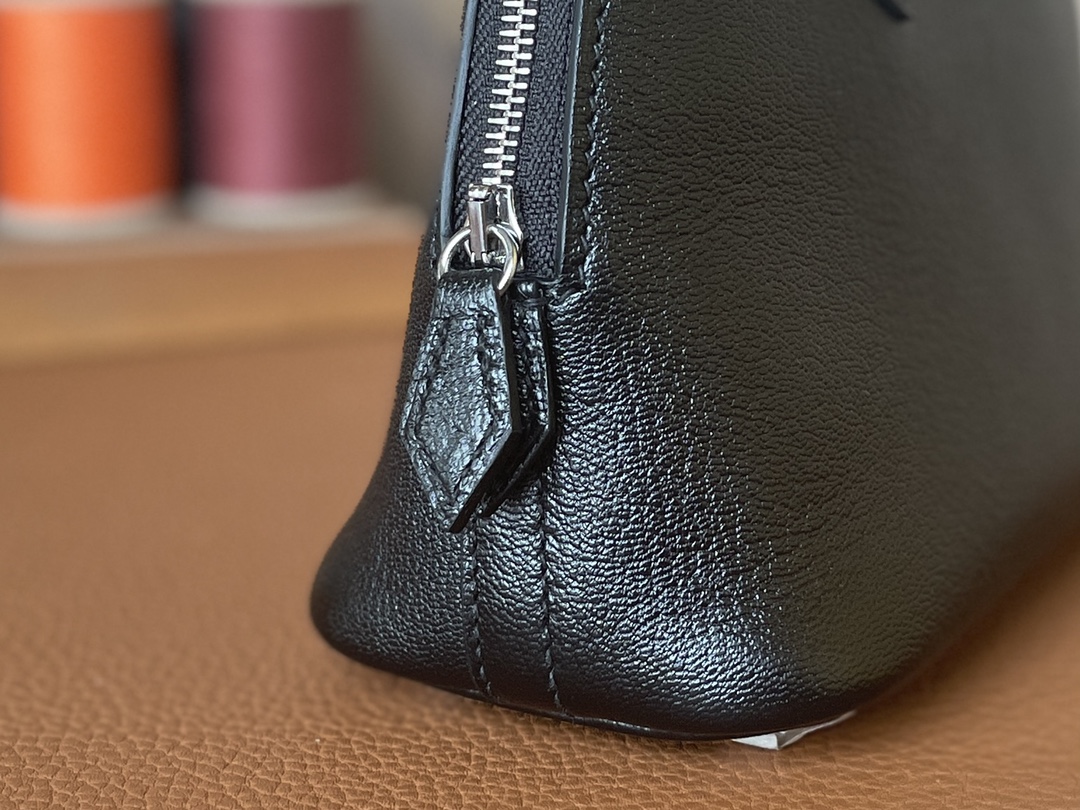 Hermès（爱马仕） Mini Bolide Chevre 山羊皮 黑色 银扣 19cm