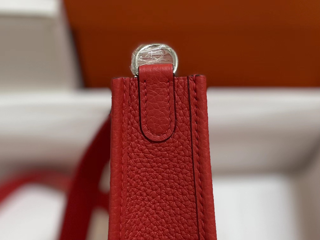 Hermès（爱马仕）Mini Evelyne 伊芙琳 TC 心红色 银扣 17cm