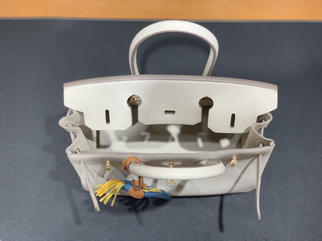 Hermès（爱马仕）Birkin 铂金包 togo 奶昔白 金扣 30cm