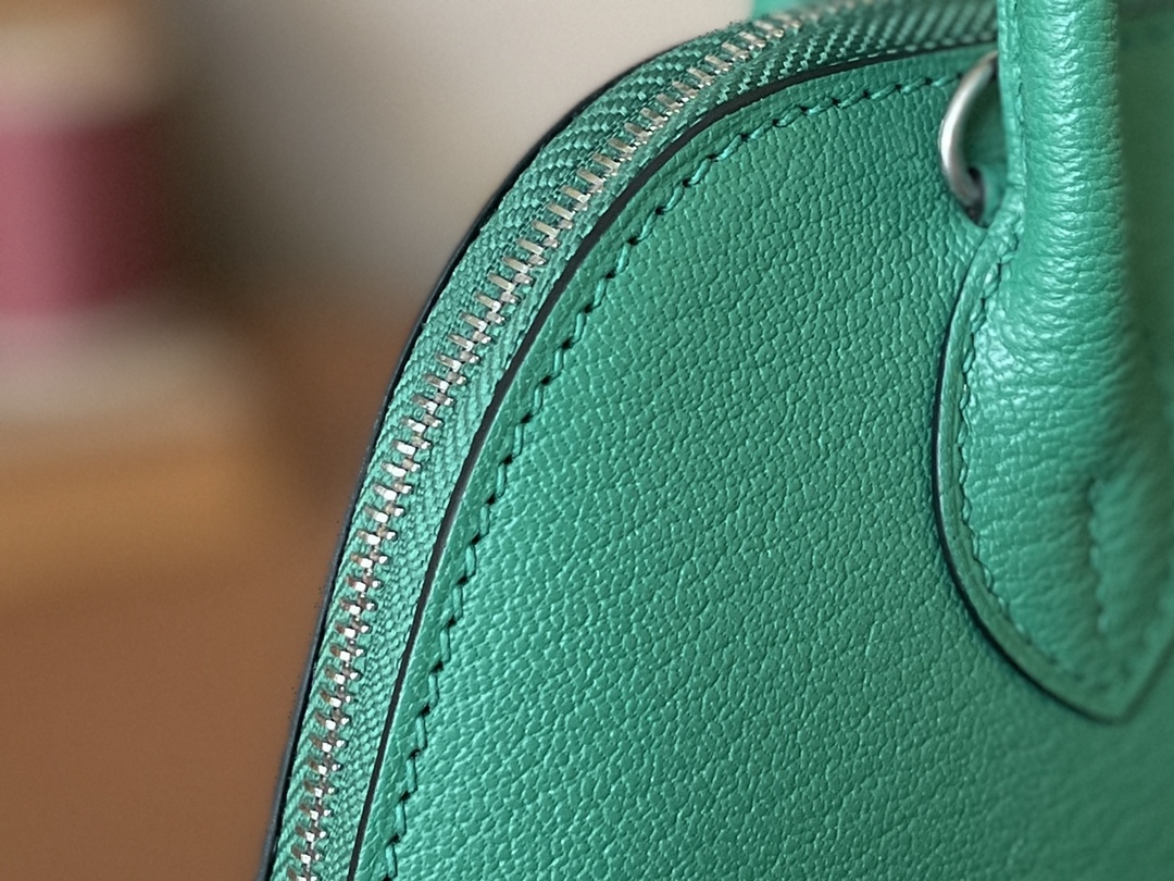 Hermès（爱马仕）Mini Bolide Chevre 山羊皮 U1 维罗纳绿 银扣 19cm