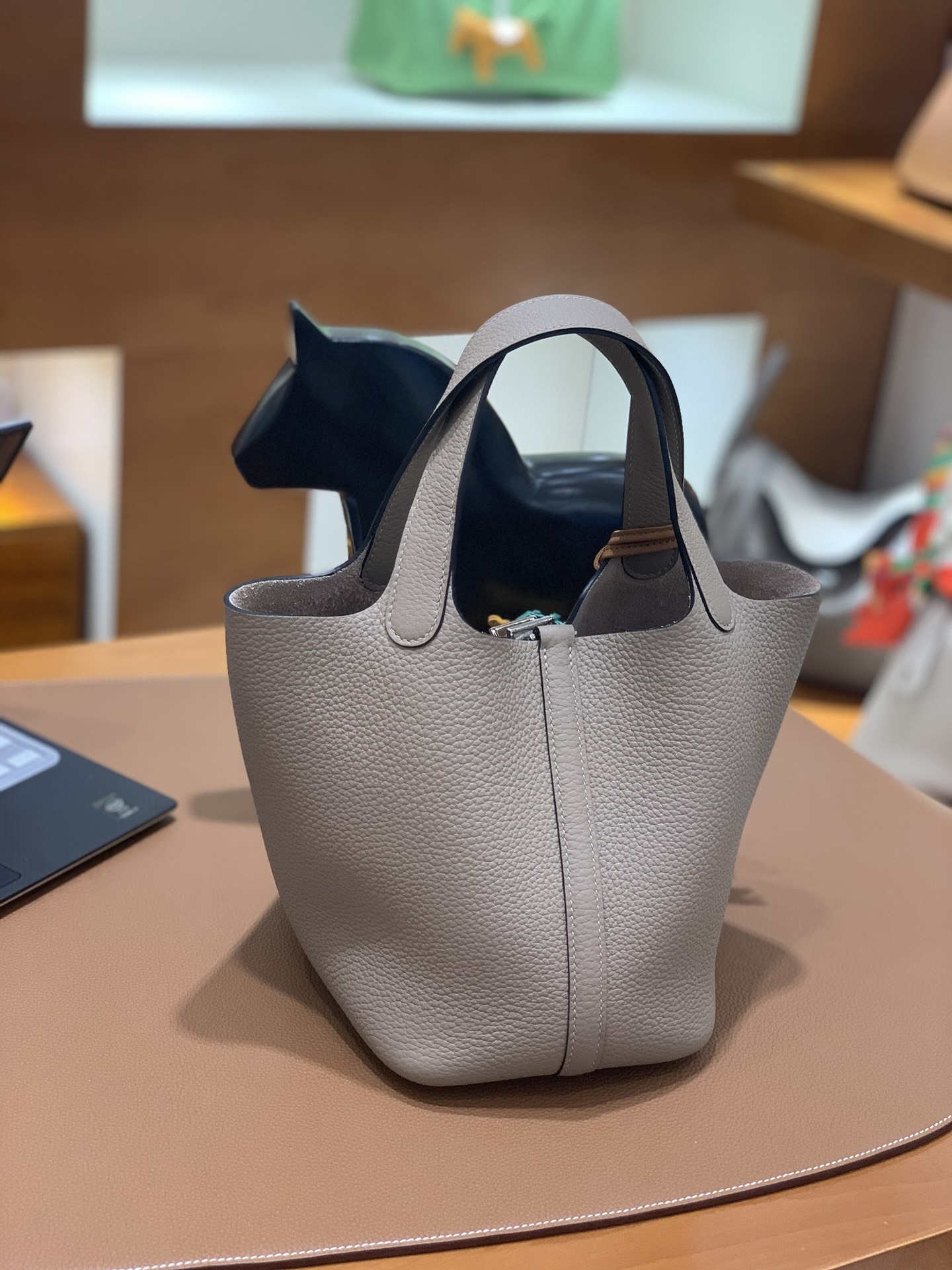 Hermès（爱马仕）Picotin 菜篮子 TC 斑鸠灰 银扣 18cm