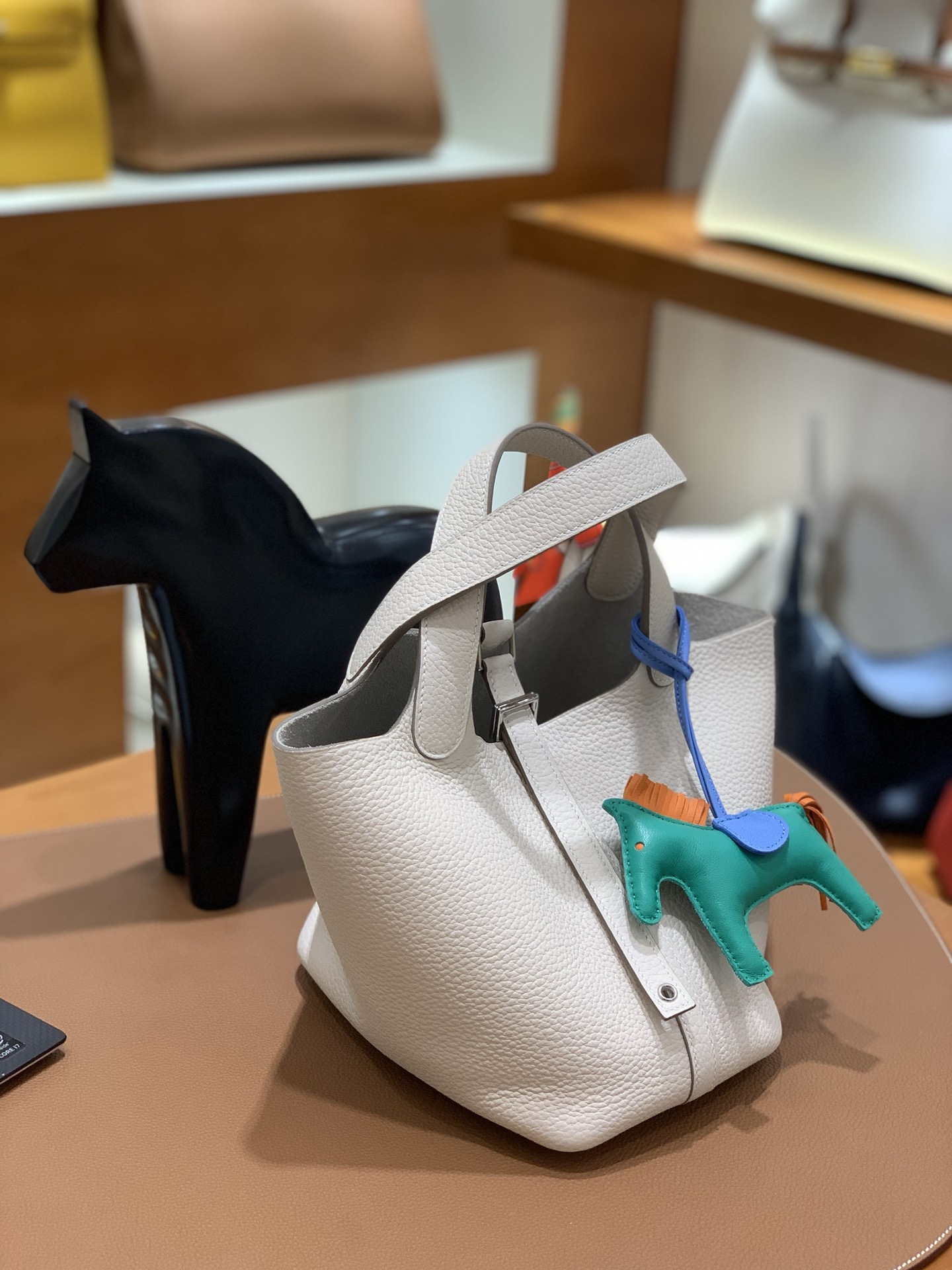 Hermès（爱马仕）Picotin 菜篮子 TC 奶昔白 银扣 18cm