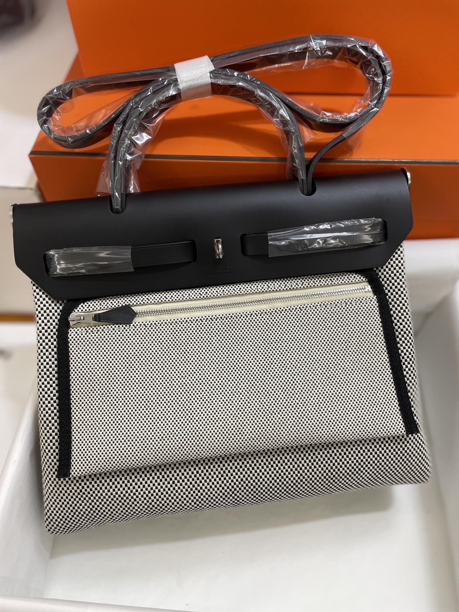 Hermès（爱马仕）Herbag 黑色 黑白粗布 内缝 31cm