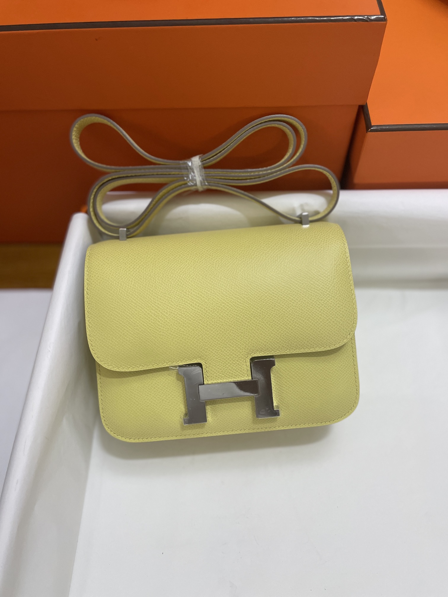 Hermès（爱马仕）Constance 康康 Epsom 小鸡黄 银扣 19cm