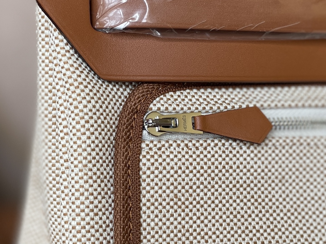 Hermès（爱马仕）Herbag 中咖 拼 米白 Box 拼 帆布 内缝 银扣 31cm