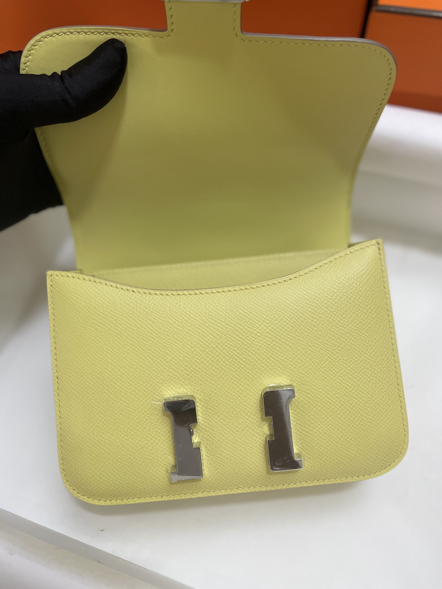 Hermès（爱马仕）Constance 康康 Epsom 小鸡黄 银扣 19cm