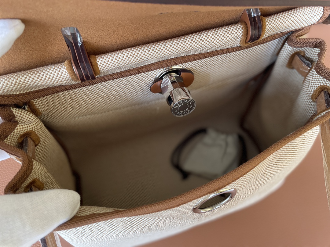 Hermès（爱马仕）Herbag 中咖 拼 米白 Box 拼 帆布 内缝 银扣 31cm