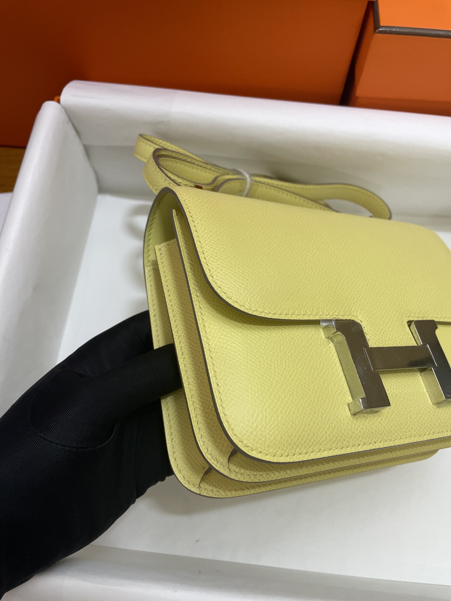 Hermès（爱马仕）Constance 康康 Epsom 小鸡黄 银扣 19cm