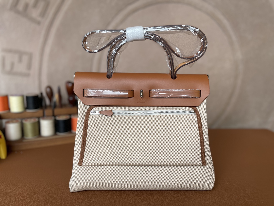 Hermès（爱马仕）Herbag 中咖 拼 米白 Box 拼 帆布 内缝 银扣 31cm