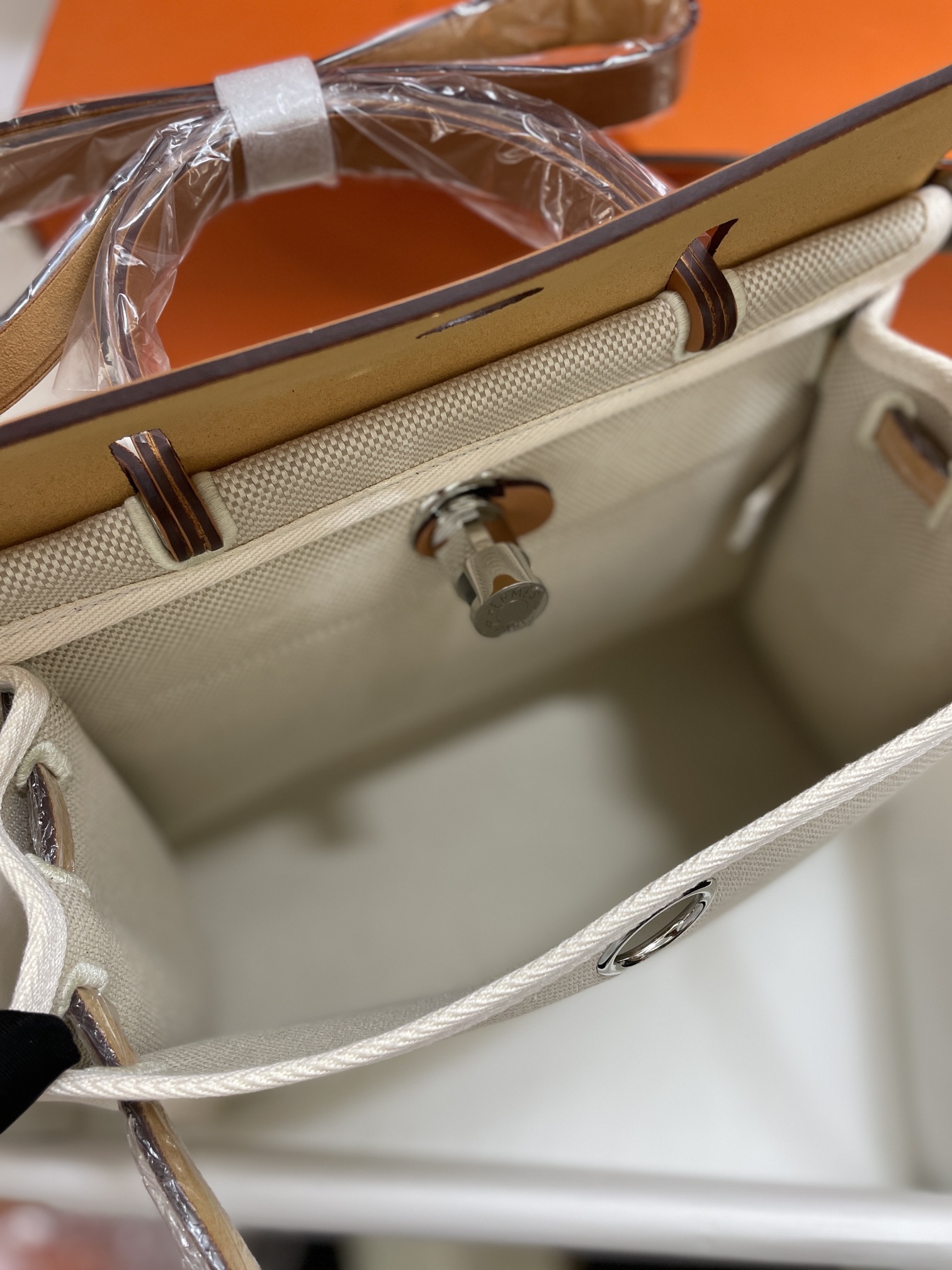 Hermès（爱马仕）Herbag  金色 拼 米白 Box 拼 帆布 外缝 银扣 31cm
