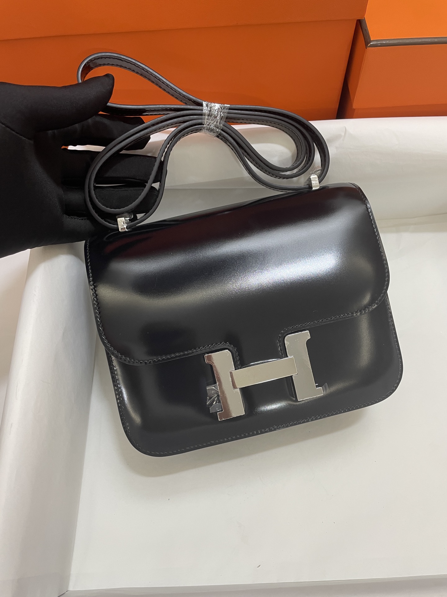 Hermès（爱马仕）Constance 康康 Box 黑色 亮面 银扣 19cm